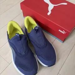 PUMA プーマスリッポンスニーカー24.5センチのサムネイル