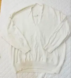 アクアガール　オフホワイト　Ｖネックドルマンスリーブニット