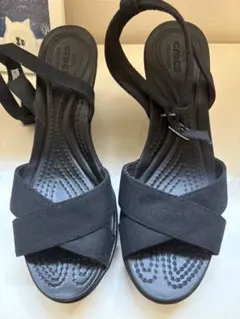 美品 クロックスCROCS レイ2Xストラップウェッジソールサンダル - メルカリ