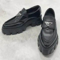 【極美品】PRADA プラダ モノリス ローファー 厚底 ブラック 23.5cmのサムネイル