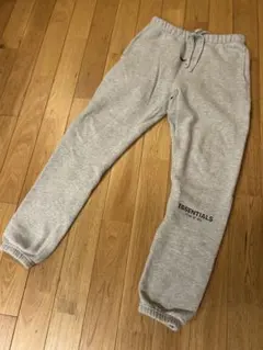 美品　 ESSENTIALS グレー スウェットパンツ xs エッシェンシャルズ