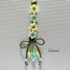 バッグチャーム　スマホチャーム　キーホルダー　お花編み