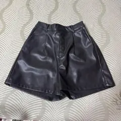 フェイクレザー ショートパンツ ブラックのサムネイル