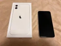 iPhone11 ホワイト64GB 画面ヒビあり - メルカリ