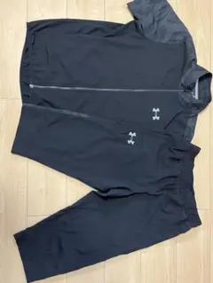 Under Armour 上下セット ブラック 軽量半袖、3/4丈パンツ