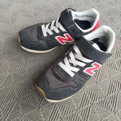 スニーカー 19cm