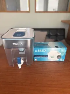 ★美品★BRITA浄水器 大容量【カートリッジ6個付】のサムネイル