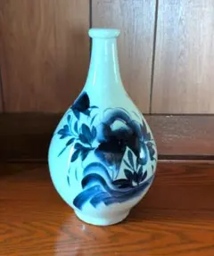 骨董品　青い花柄の陶器花瓶