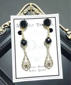 薔薇のピアス　ゴールド×ブラック　ハンドメイド