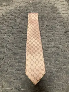 GUCCI ピンク シルクネクタイ GGロゴ