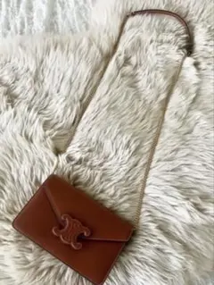 セリーヌ チェーンウォレット マーゴ トリオンフキャンバス バッグ 
