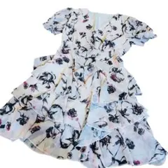 フラワープリント フリル付きワンピース　Sサイズ　dazy