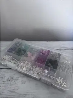 ビーズ・チャームセット 透明ケース入り