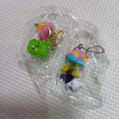 たまごっち　ガチャガチャ　UFOスイング　2点セット　みみっち　くちぱっち