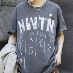 Newtone 半袖 Tシャツ バッジ付きのサムネイル