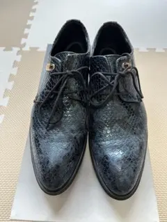 ブラックヘビ柄レザードレスシューズ