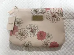 新品・未使用　PAUL & JOE ポール&ジョー ティッシュ入れ付きポーチ