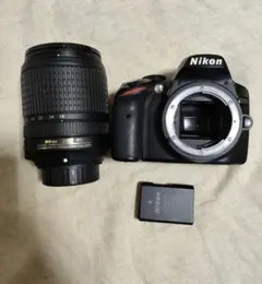 【美品】Nikon D3200 + AF-S 18-140mm VRレンズセットのサムネイル