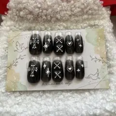 ブラック　シルバー装飾 ネイルチップ