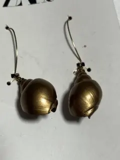 【新品未使用】❤️ZARA ゴールド 貝殻型 フックピアス❤️のサムネイル