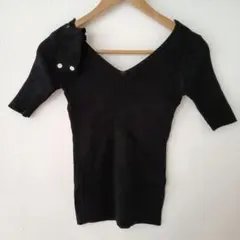 新品未使用　ダバガール Vネック 半袖トップス 黒　チョーカート付き　フリー