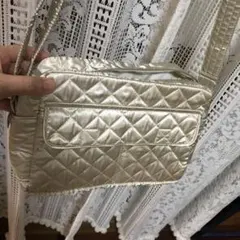 シャンパンゴールド系キルティング ショルダーバッグ