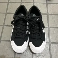 adidas スニーカー ブラックのサムネイル