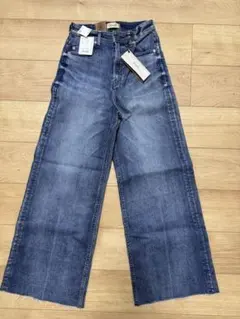 YANUK ダークブルー ストレートデニム