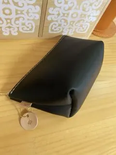 【牛革】レザーポーチ　メイクポーチ マルチポーチ　ハンドメイド