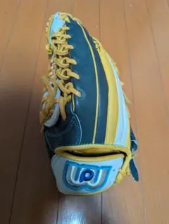ワールドペガサス 成年外野手用軟式左利きグローブ 青/黄のサムネイル