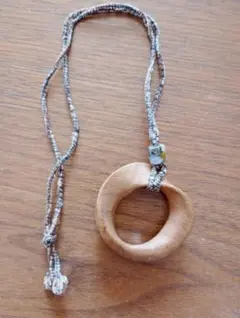 木製ネックレス