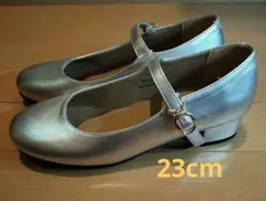 ストラップ パンプス