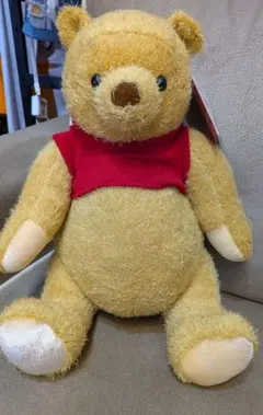 くまのプーさんぬいぐるみM（はちみつ壺バッジ付）くまのプーさん
