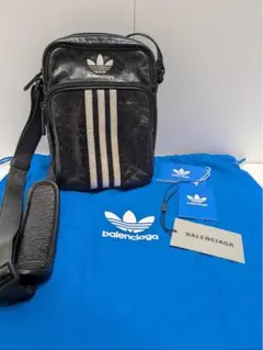 バレンシアガ x ADIDASショルダーバッグ 青/黒 ストライプ バレンシアガ x ADIDASショルダーバッグ 青/黒 ストライプ