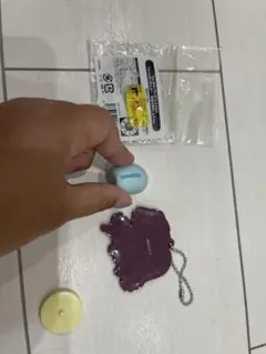 すみっコぐらし　カプセルトイ　鬼滅の刃　クレヨンしんちゃんキーホルダーセット