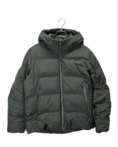 UNIQLOダウンジャケットXL保温性抜群　グリーンtreasureアサヒ着用