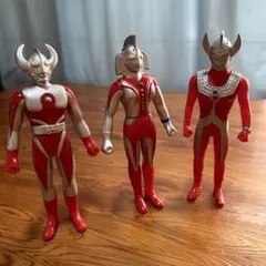 ウルトラマンフィギュア 3体セット 赤・銀