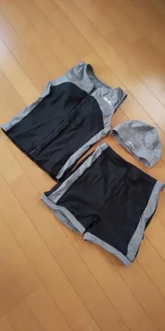 スイムウェア＆キャップのサムネイル