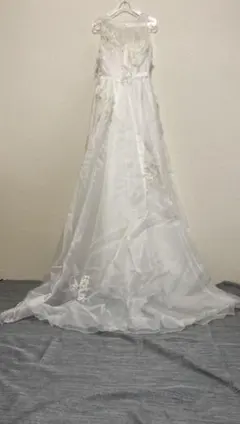 ウェディングドレス　ワンピースタイプ