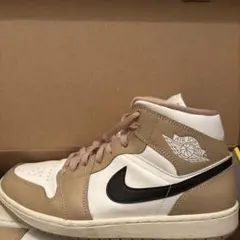 Air Jordan ハイカットスニーカー ベージュ