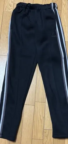 adidas emmi 限定カラー トラックパンツ - メルカリ