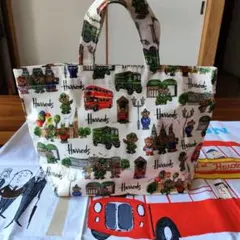 Harrods キャラクター柄 トートバッグ 中型　小型バックオマケ付き