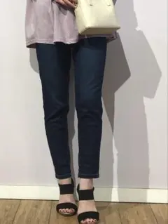 SHOO・LA・RUE 裏ひんやりデニムスキニーパンツ Mサイズ ブラックのサムネイル