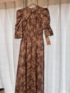 デコルテオープンワンピース