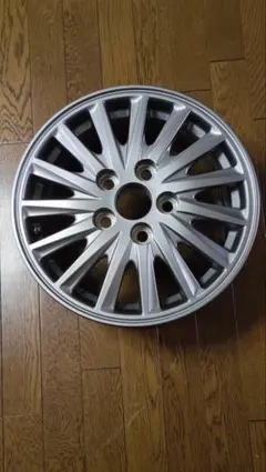 TOYOTA エスクァイア の純正タイヤホイールのサムネイル
