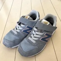 ニューバランス（New Balance）キッズスニーカー　19cm グレー　靴