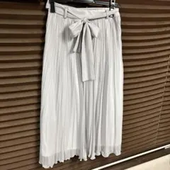 ライトグレー　プリーツスカート リボン付き アプワイザーリッシェ新品未使用