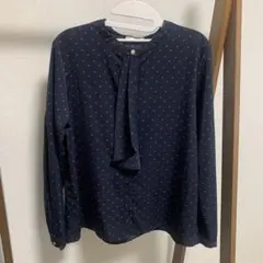 幾何学　ボウタイブラウス