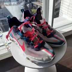 Nike React Element 87 スニーカー グレー/ピンク