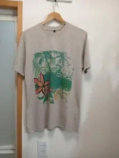新品　フラワーグラフィックプリント Tシャツ ベージュ　L